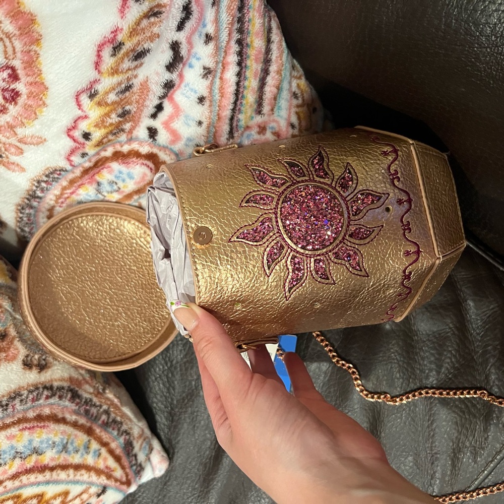 Danielle Nicole Tangled Lantern Bag - Picture 3 of 3